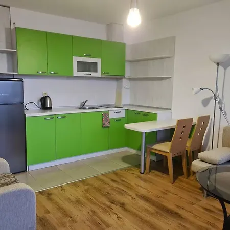 Cabana Club - Studio Apartment *
